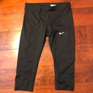 Nike dri-fit Capri length athletic leggings